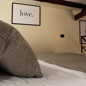 Apartment Pedamentina Pulcinella Loft, Neapel