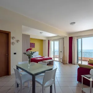 La Sirena 3*, Santa Teresa Di Riva Włochy